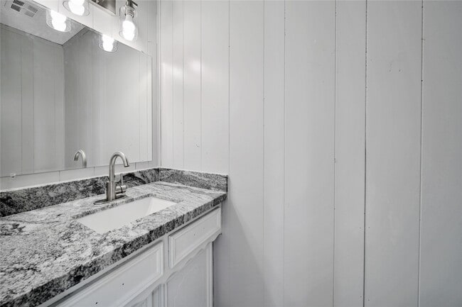 Building Photo - 13426 Balcrest Dr