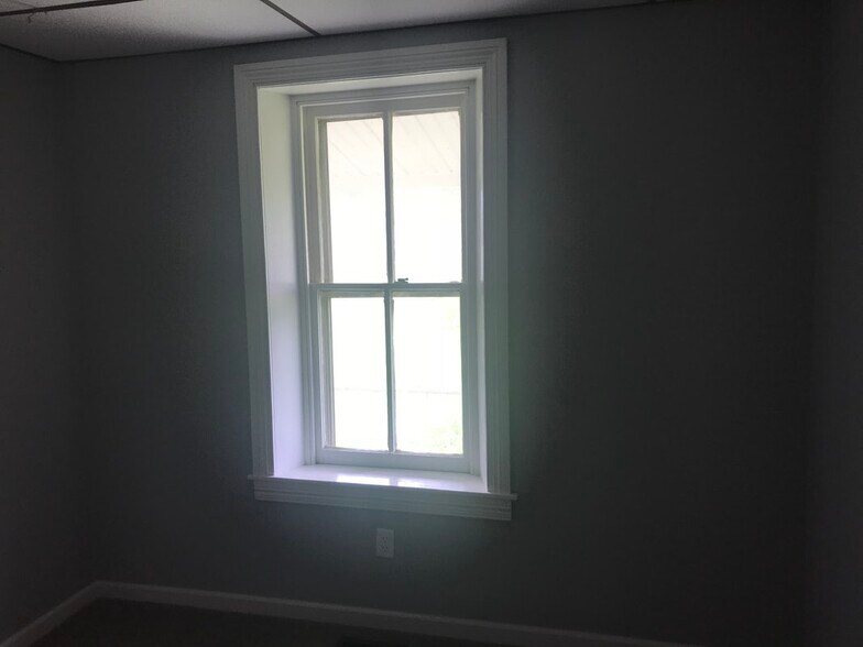 Building Photo - 1353 Irish Creek Rd