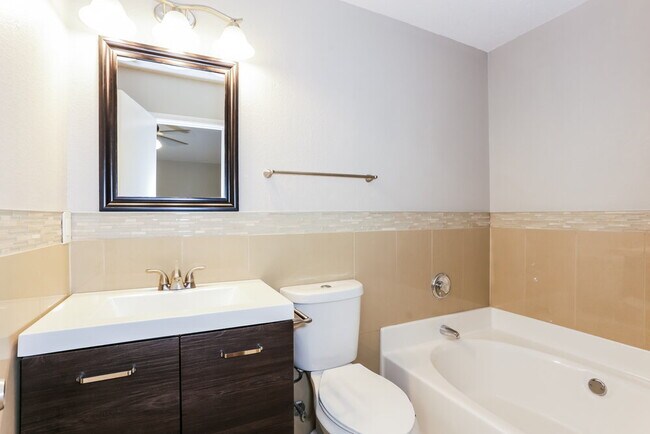 Building Photo - 327 Tioga Dr