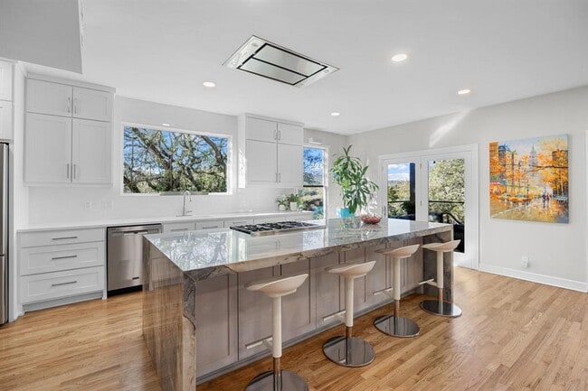 Building Photo - 5600 Blueridge Ct