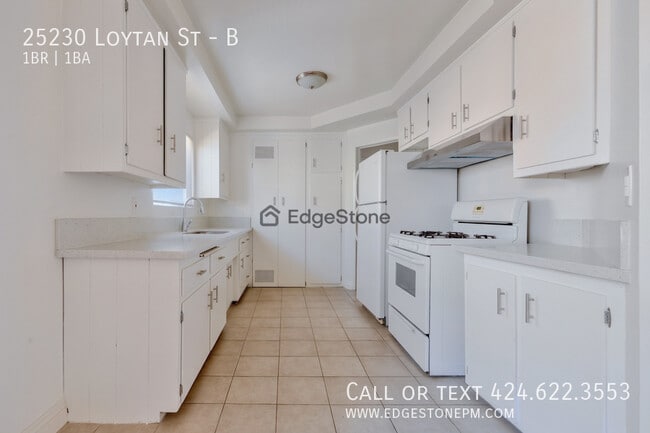Building Photo - 25230 Loytan St