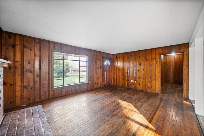 Building Photo - Lafayette Road-420