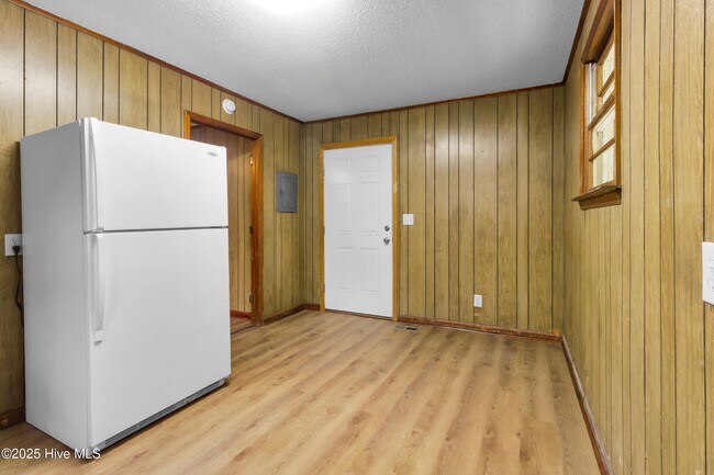 Building Photo - 1614 McKinley Ave