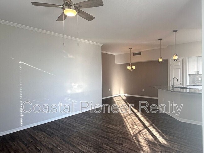 Building Photo - 9068 Lake Chase Island Way