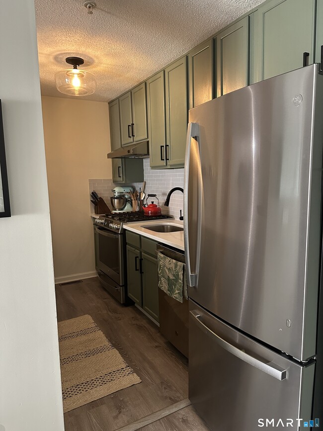 Building Photo - 10 Sugar Maple Ln