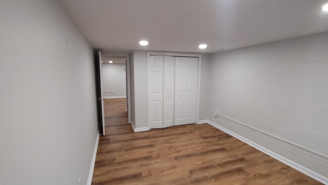 Building Photo - 300 N Ohio St