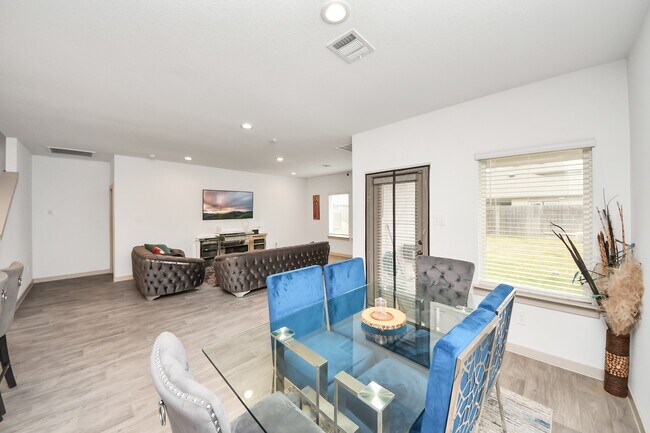 Building Photo - 311 John House Ln