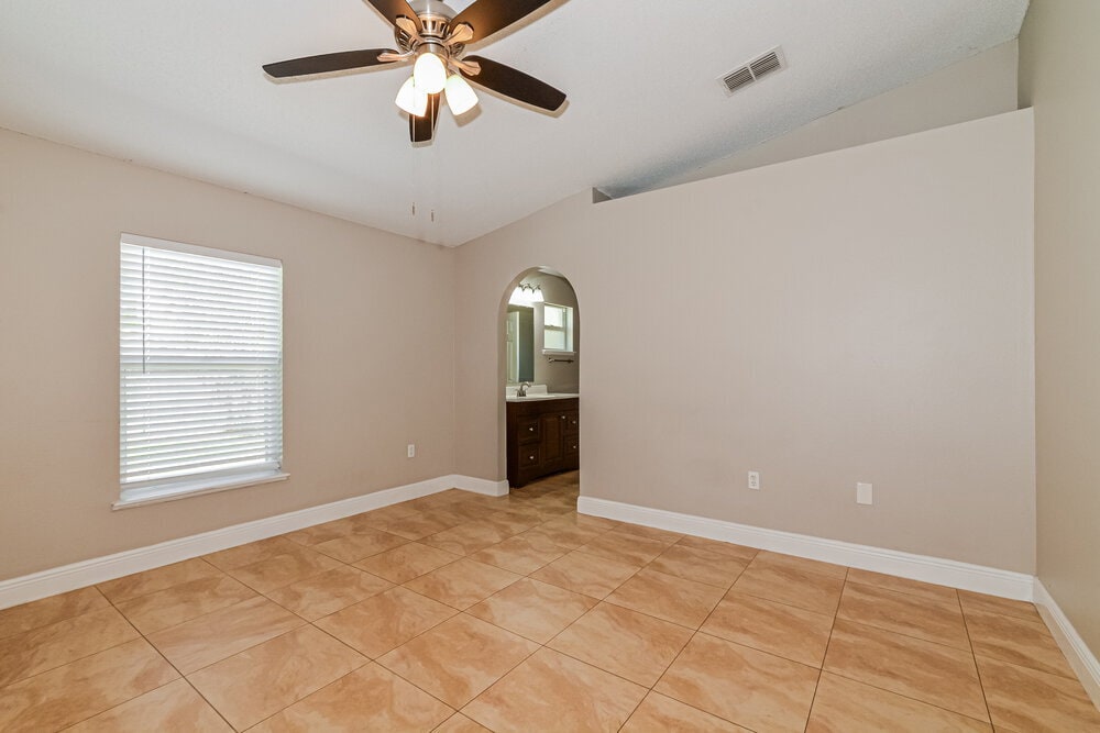 Building Photo - 457 Regal Downs Cir