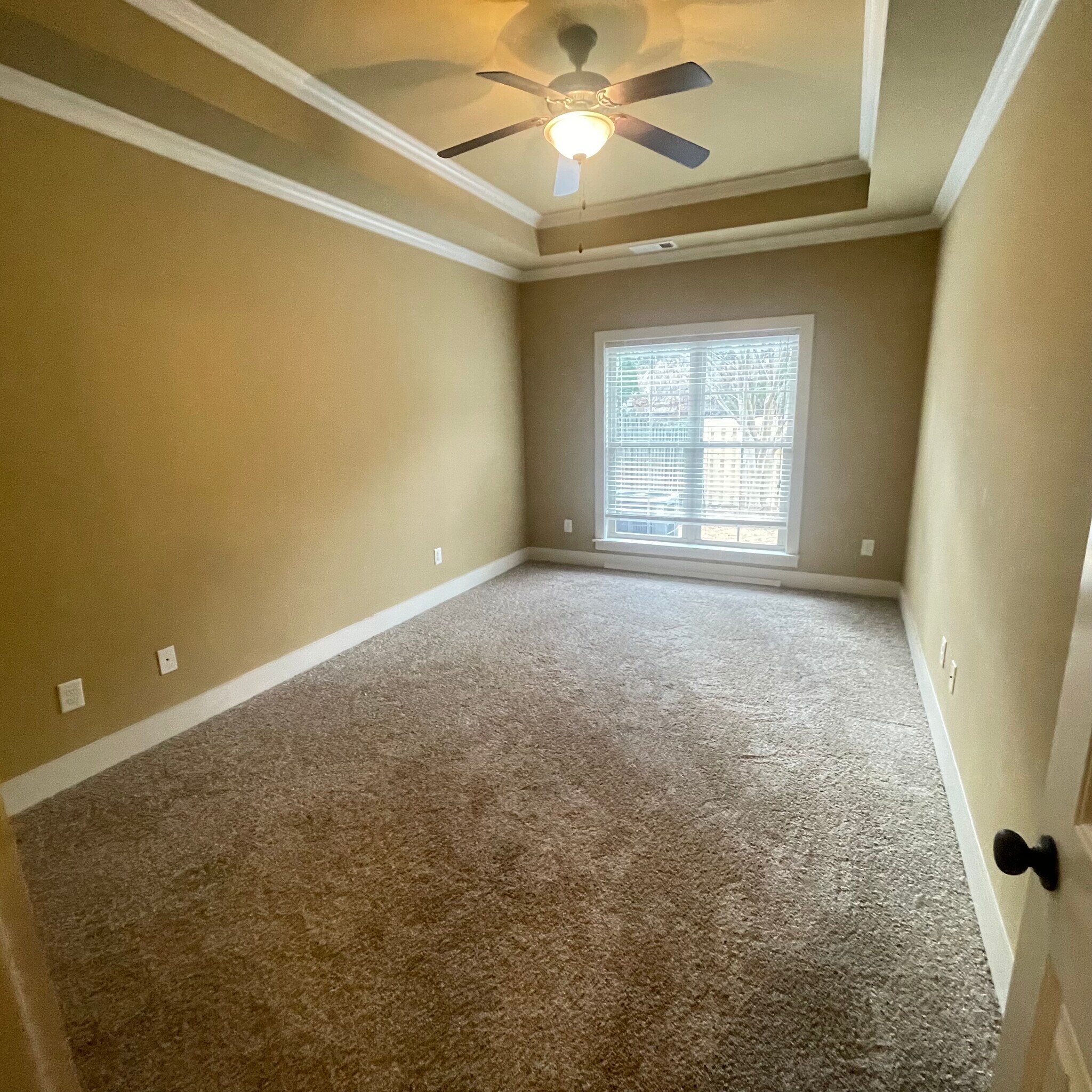 Building Photo - 627 Flag Cir