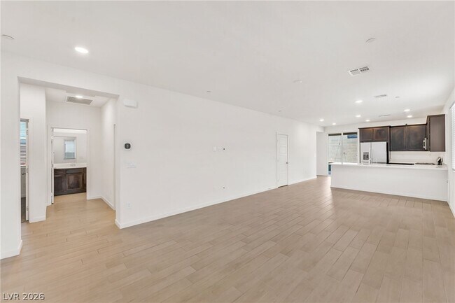 Building Photo - 9398 Noble Fir Rdg Ave