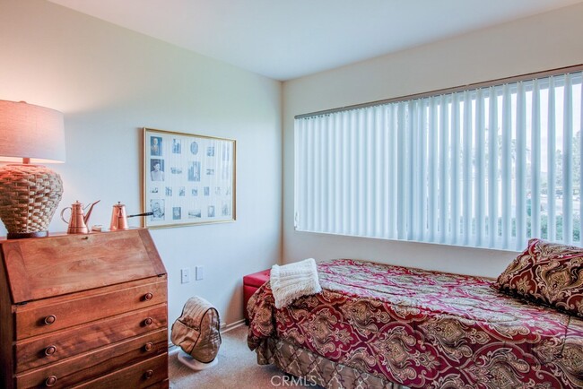 Building Photo - 5500 Paseo Del Lago W