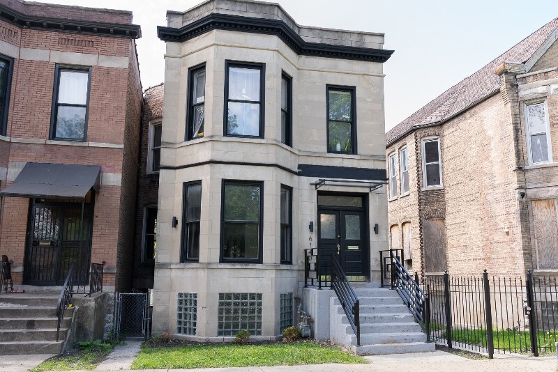 Primary Photo - 6140 S Aberdeen St