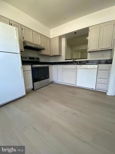 Building Photo - 1741 Countrywood Ct