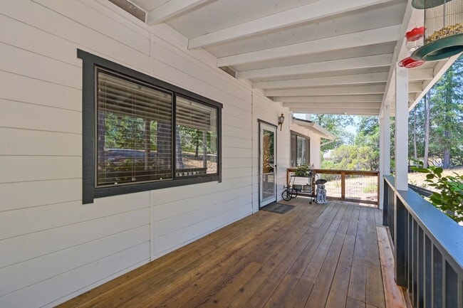 Building Photo - 3-Bedroom Home on a Foresthill Cul-de-Sac