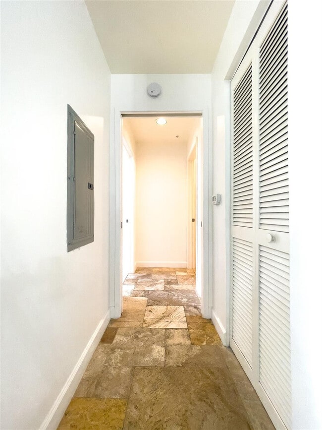 Building Photo - 1900 Van Buren St