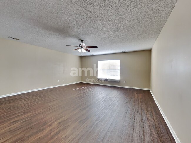 Building Photo - 405 White Bluff Ct