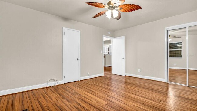Building Photo - 527 31st Ave N