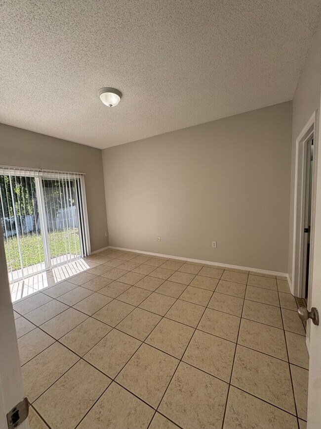 Building Photo - 1854 Meadow Pond Way