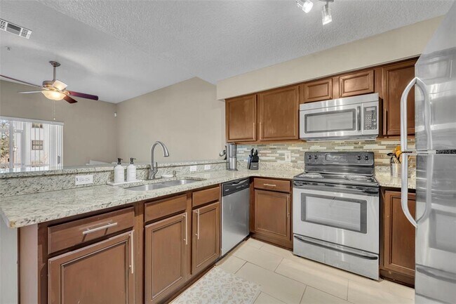 Building Photo - 676 Sandy Neck Ln