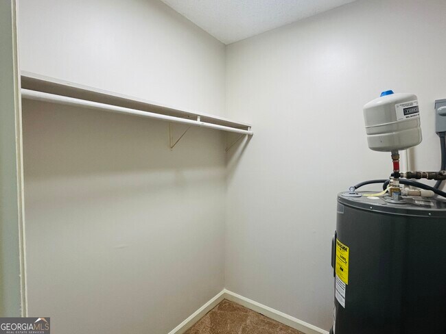 Building Photo - 207 Harwell Ave