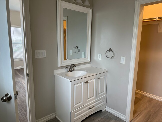 Building Photo - Newly Renovated-Victorian Style home San B...