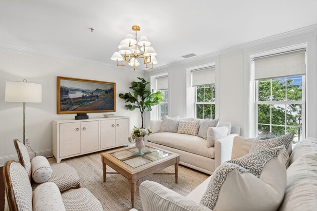 Building Photo - Fully Furnished 2BR Condo with Designer Touches in Shelmore Village