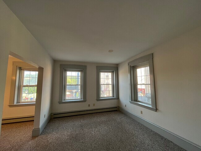 Building Photo - 111 Water St