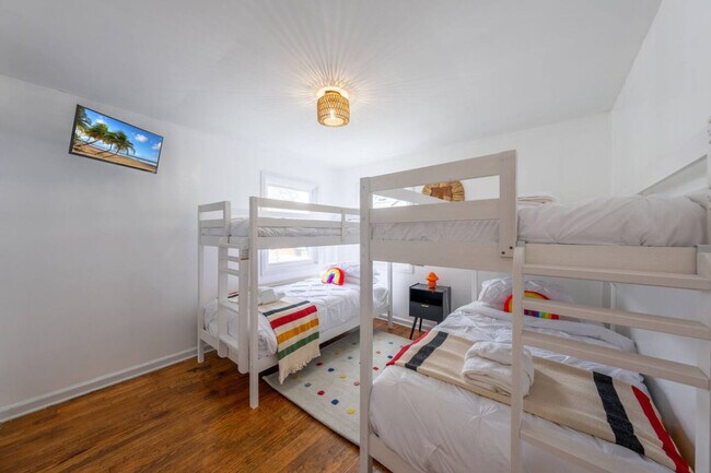 Building Photo - 810 Walnut St