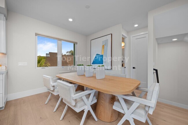 Building Photo - BRAND-NEW, FULLY-FURNISHED Luxury 3 bd / 3 ba Townhome in Coastal Carlsbad