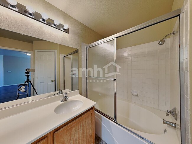 Building Photo - 1335 Milldale Ct