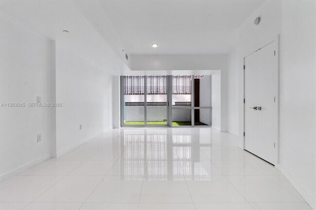 Building Photo - 851 NE 1st Ave