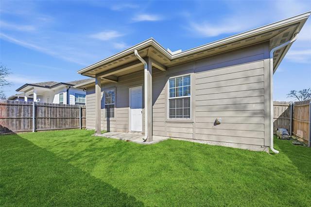 Building Photo - 2207 Henry St