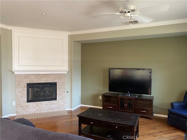 Building Photo - 1686 Goldenrod Ave