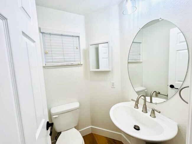 Building Photo - Move-in Ready 3BD/2.5BA, Two-Story Home in Stony Brook in Downtown Danville
