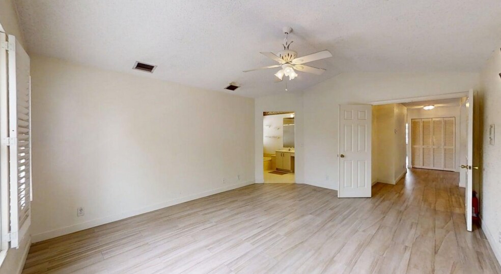 Building Photo - 23330 La Vida Way