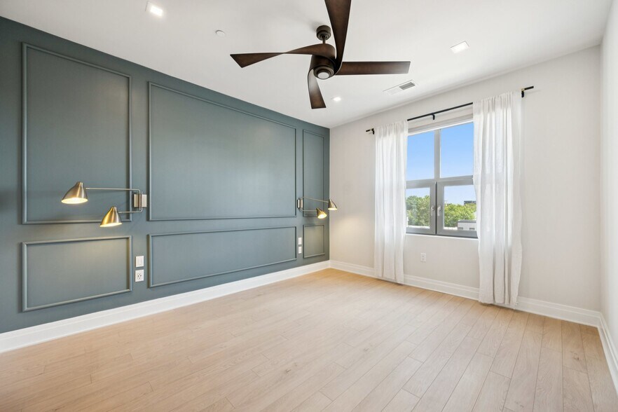 Building Photo - 900 11th St SE