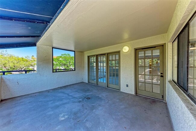 Building Photo - 835 S Osprey Ave