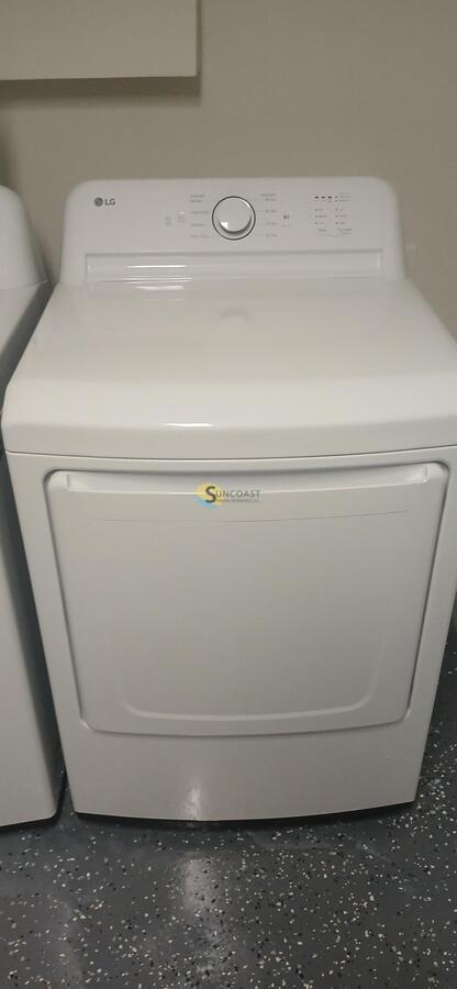 Building Photo - 2/2 COMES WITH NEW WASHER AND DRYER IN PAL...