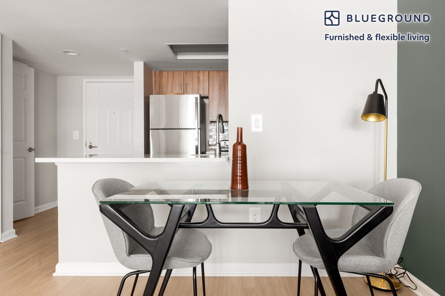 Building Photo - 450 Massachusetts Ave NW