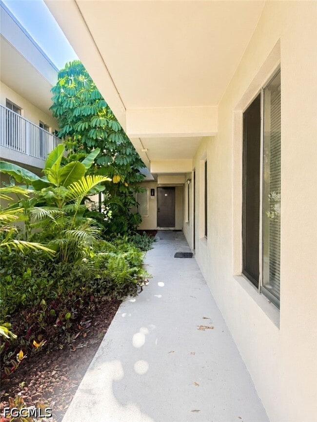 Building Photo - 1830 Maravilla Ave
