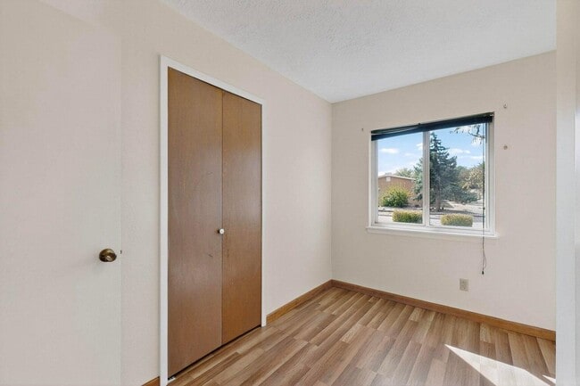 Building Photo - 2702 Avenida Del Sol