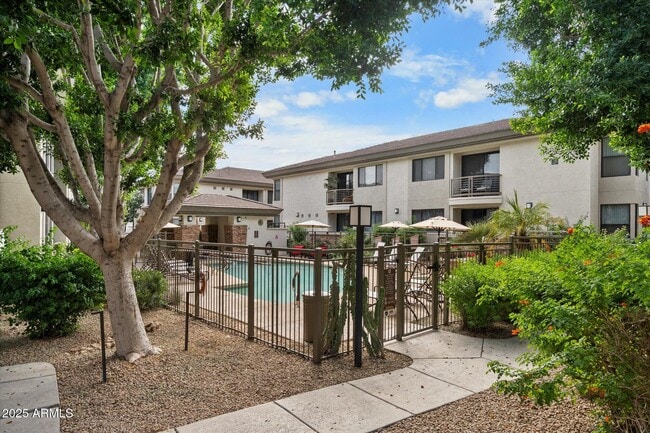 Building Photo - 6900 E Princess Dr