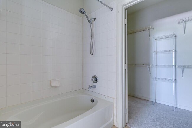 Building Photo - 12925 Centre Park Cir