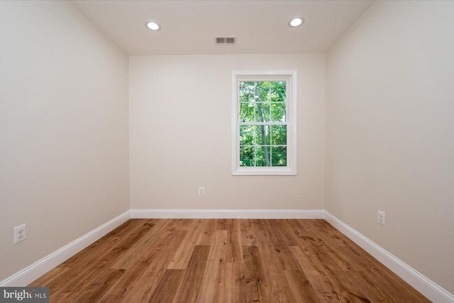 Building Photo - 1400 Lower View Ct