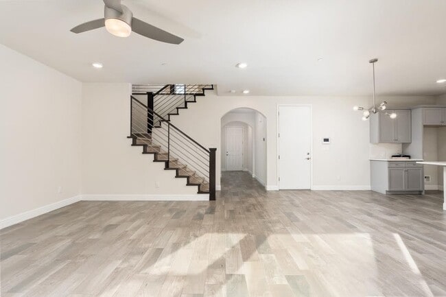 Building Photo - 1383 E Via Azzurra Way