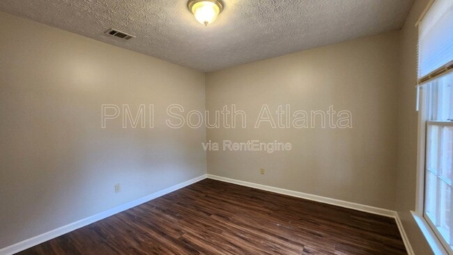 Building Photo - 634 Morton Ct