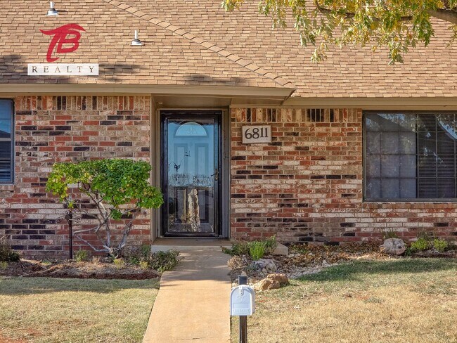 Building Photo - 6811 Lyrewood Ln