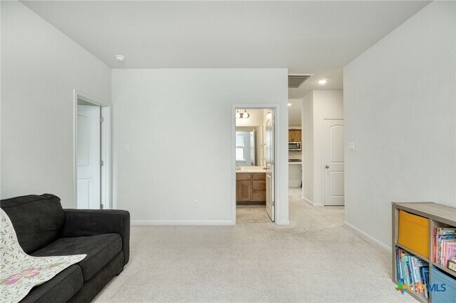 Building Photo - 532 Tanda Ln