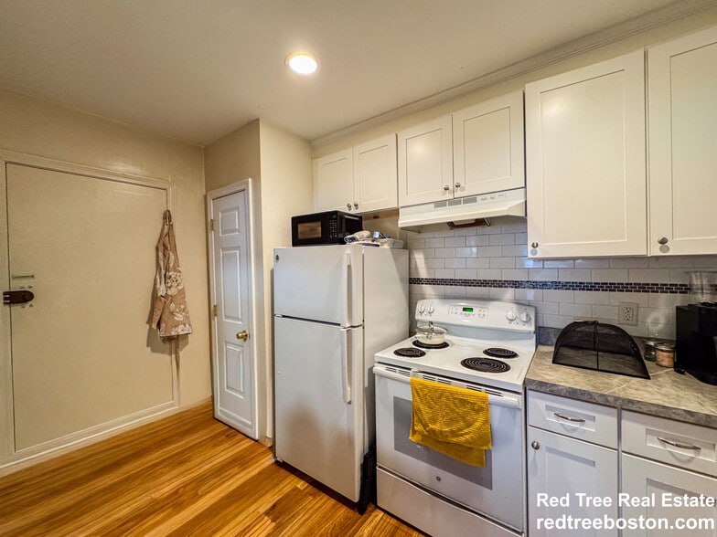 Building Photo - 11 Hodges Ave