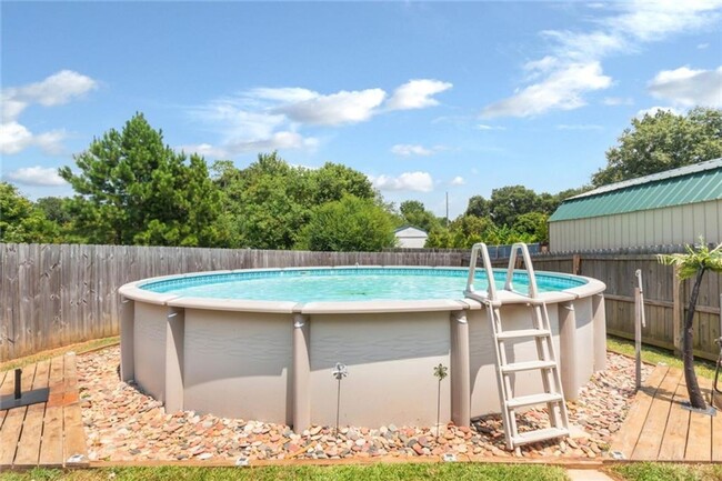 Building Photo - BEAUTIFUL HOME IN WEST MOBILE WITH POOL